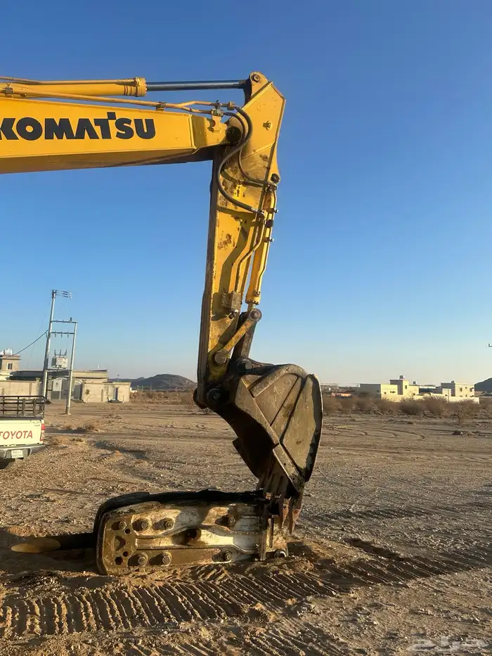 بوكلين كماتسو موديل 2019 بكت ودقاق 3