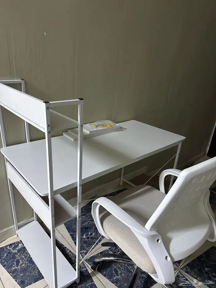 مكتبه مع كرسي وارفف 1