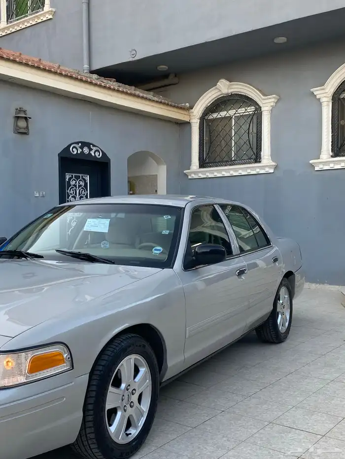 فورد كراون فكتوريا 2011 نظيف مشروط 7