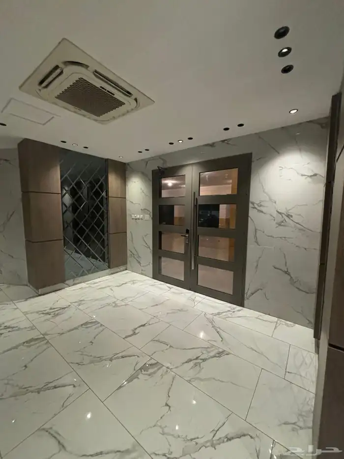 شقة 5 غرف فاخرة للإيجار بحي الربوة 11