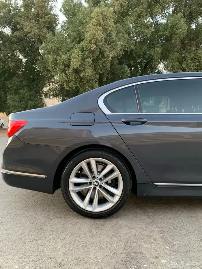 بي ام 740Li 2016 16