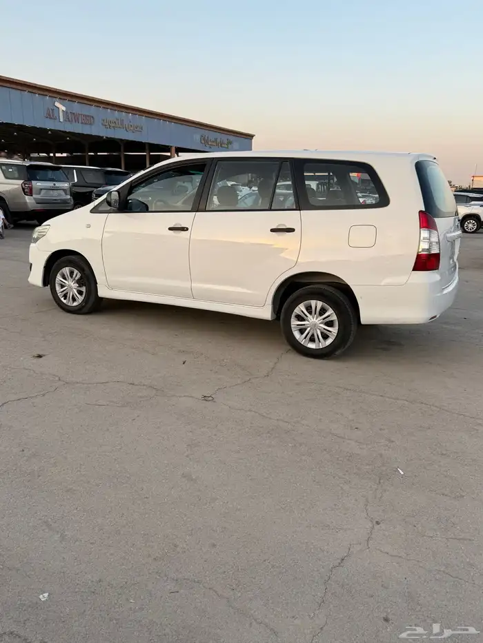 للبيع انوفا 2015 3