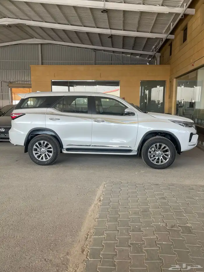 فورتشنر VX3 بنزين 6 سلندر فل كامل خليجي 2025 متوفر لدى الحسن 4