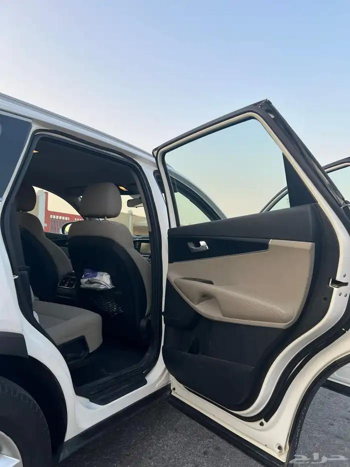 للبيع كيا سورنتو موديل 2016 9