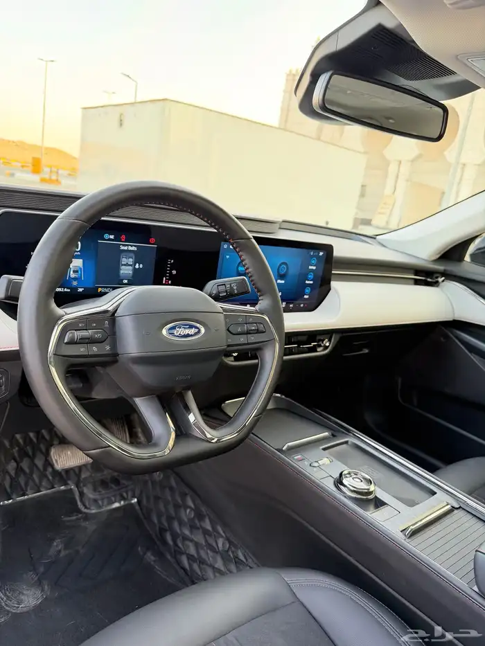 فورد تورس 2024 فل كامل تيتانيوم 51