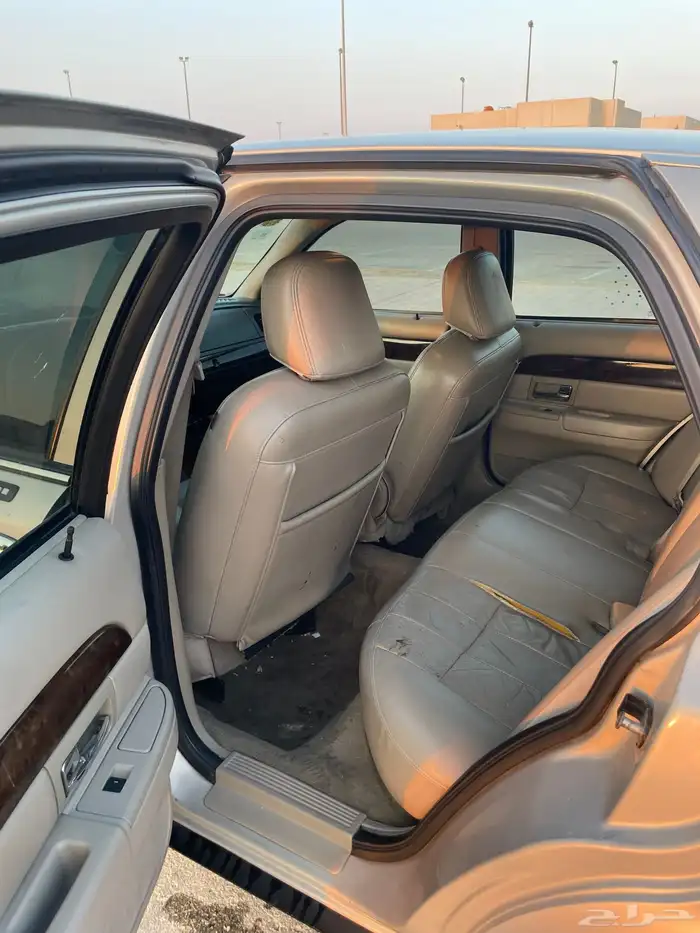 فورد جراند ماركيز 2010 نظيف 6