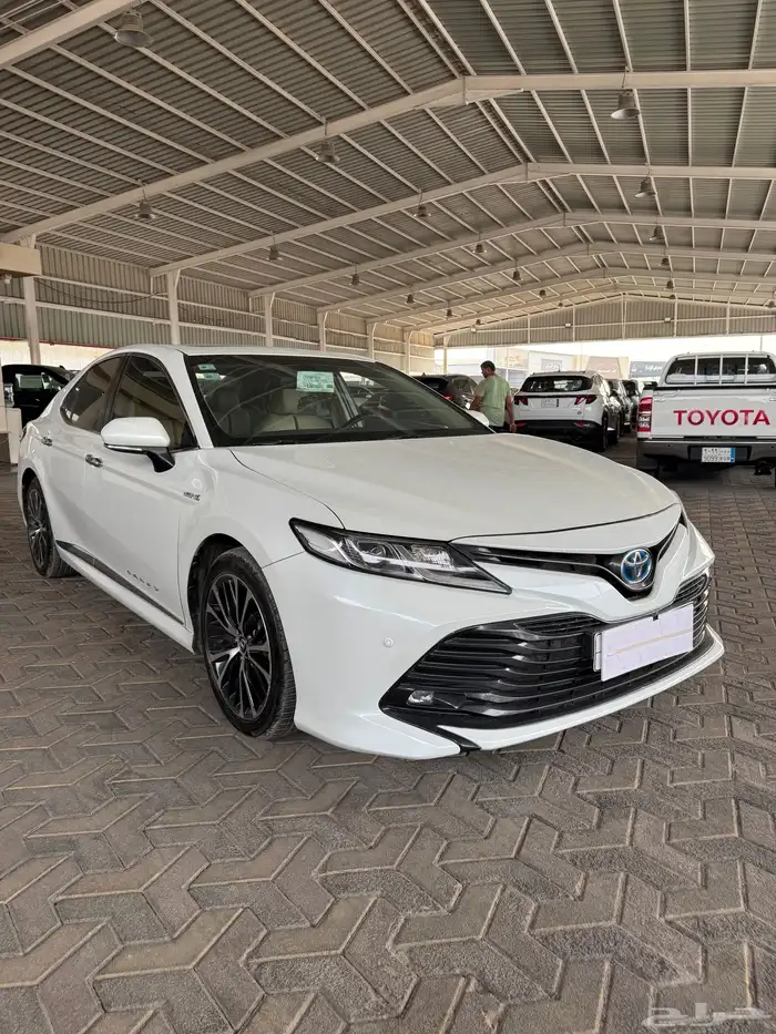 تويوتا كامري GLE هايبرد موديل 2019 5