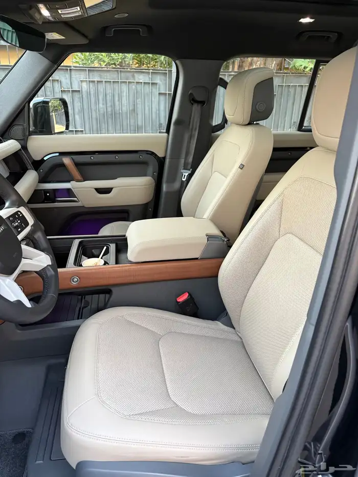 للبيع ديفندر 2023 6 سلندر HSE 110 6