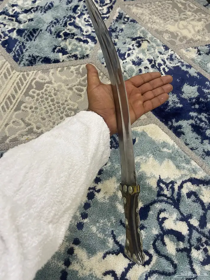 جنبيه مبروقه تاقف على حدها 4