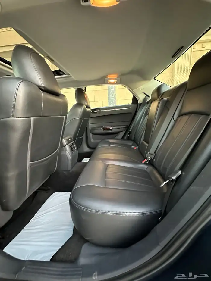 كرايزلر C300 2008 فل كامل نظيف للبيع 10