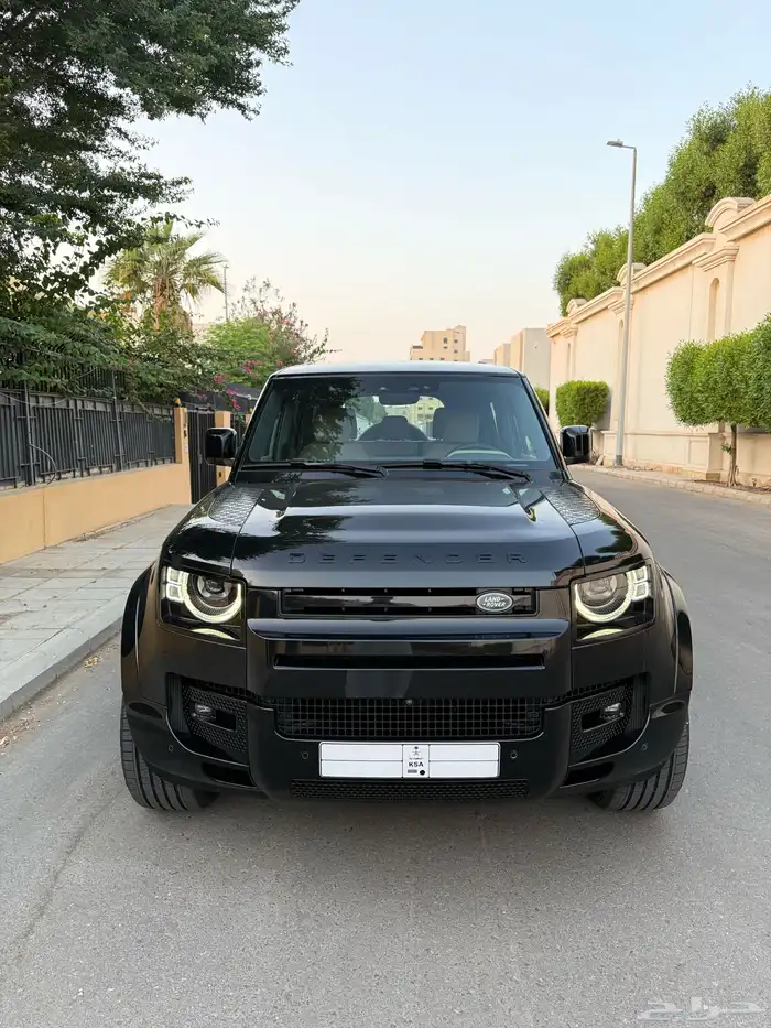 للبيع ديفندر 2023 6 سلندر HSE 110 0