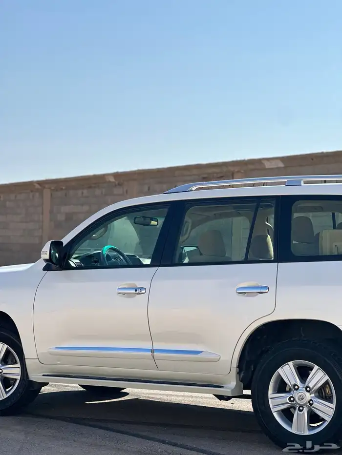 لاندكروزر 2013 شرط البدي والمحركات 13