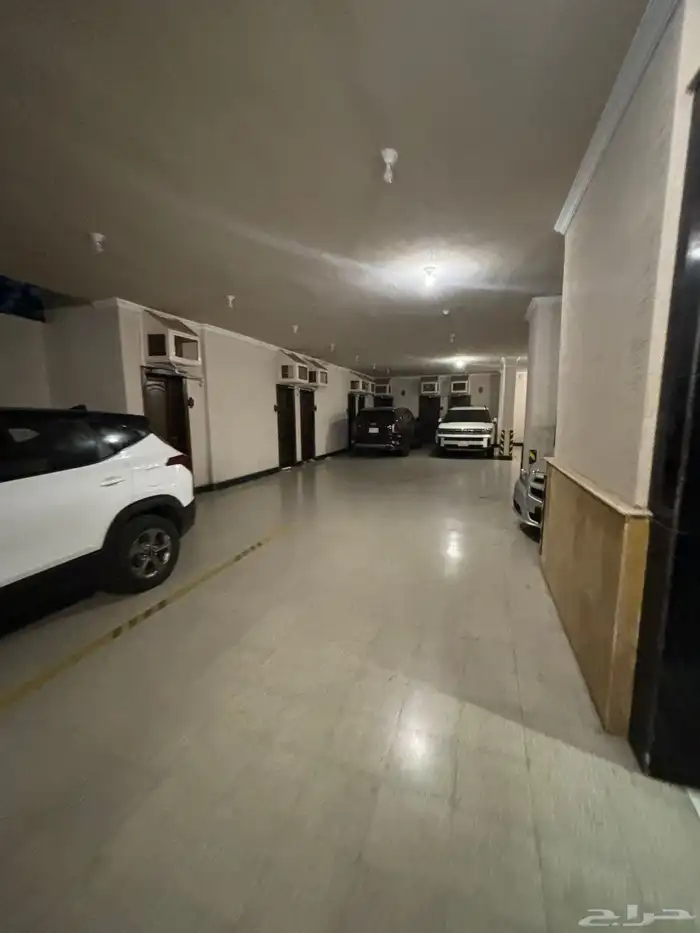 شقة 5 غرف فاخرة للإيجار بحي الربوة 14