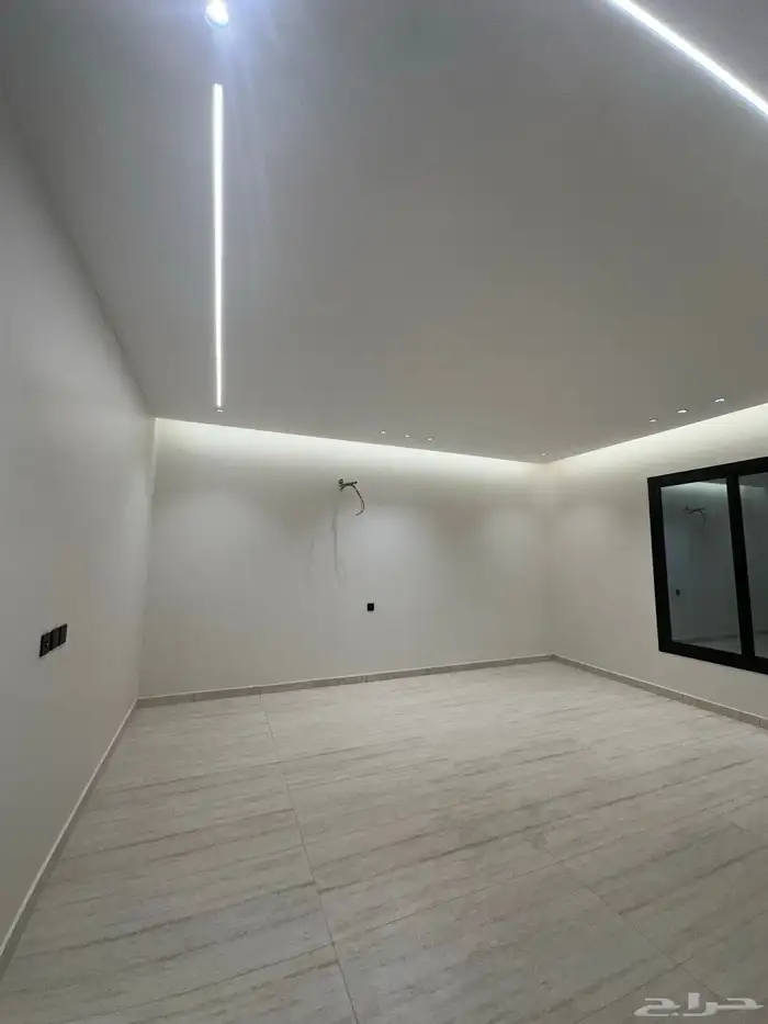 شقق تمليك بحوش 6 غرف 8