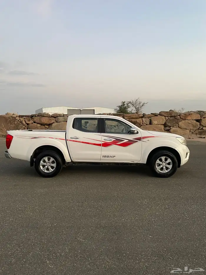 للبيع نافارا 2017بدون دبل قير اتوماتيك 4