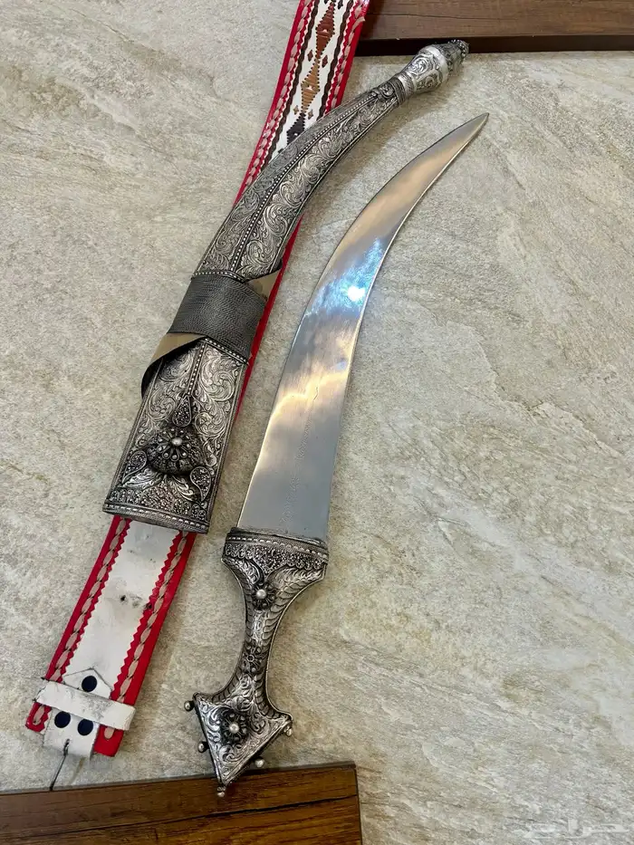 جنبية مقفل 3