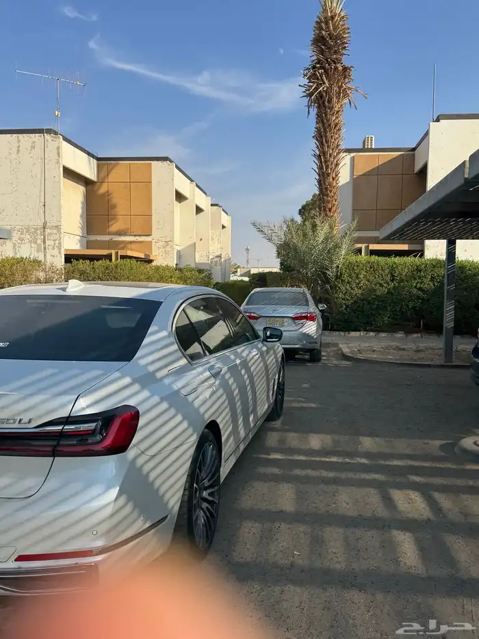 بي ام دبليو 2020 فئة 750 Li 0