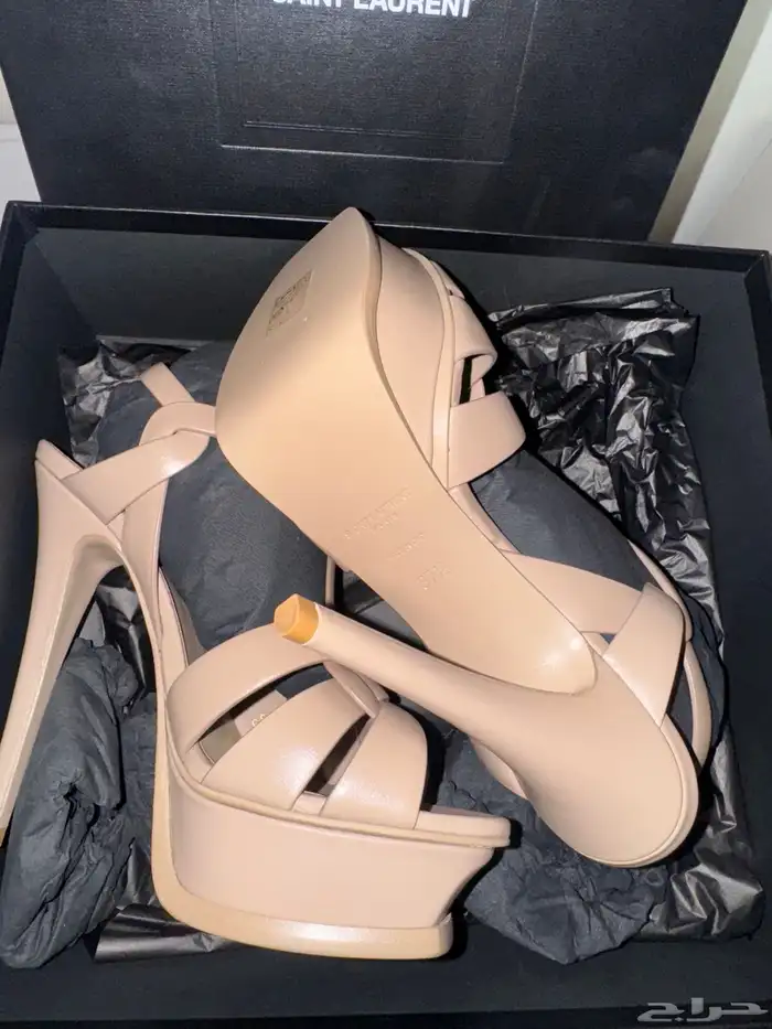 كعب سان لوران لون بيج جديد غير مستعمل 2