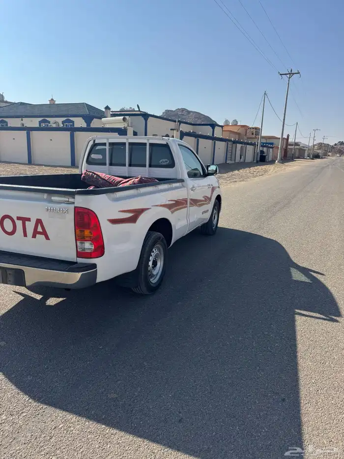 هايلكس موديل 2011 ممشى 197 الف وعلاها المشي حقيقي في ناجز 5