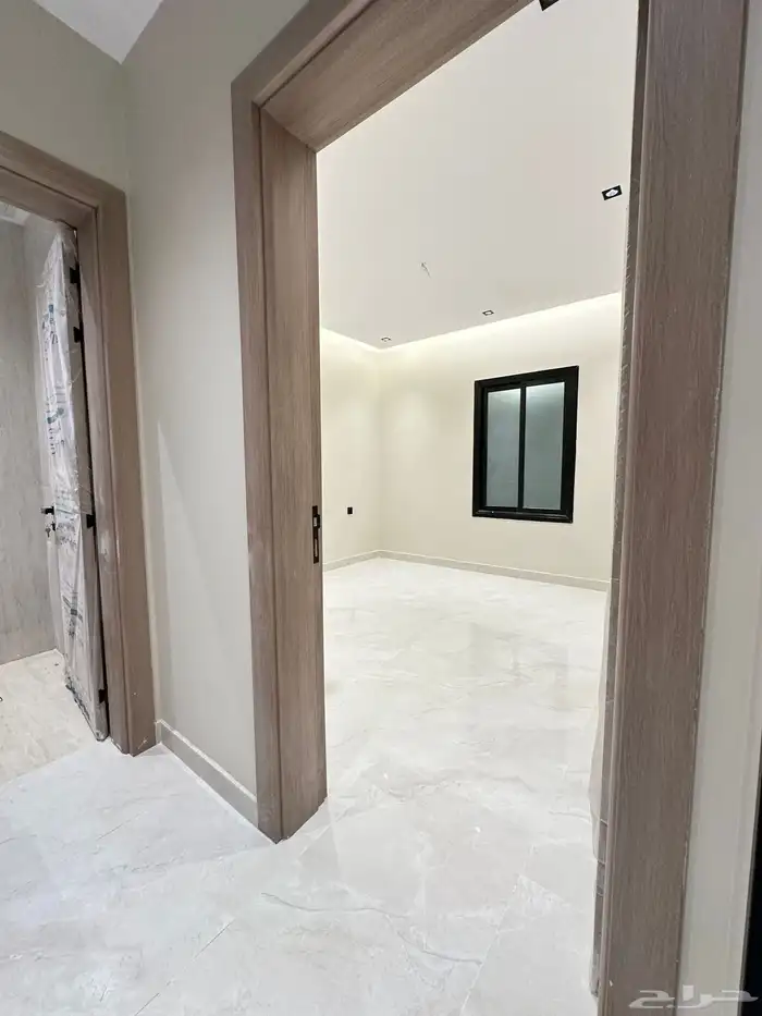 شقق للبيع بمداخل مستقلة و اسطح خاصة 34