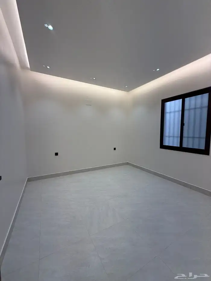 للبيع ارواف علويه وشقق ارضيه ببايكة سيارة ف احد رفيده 16