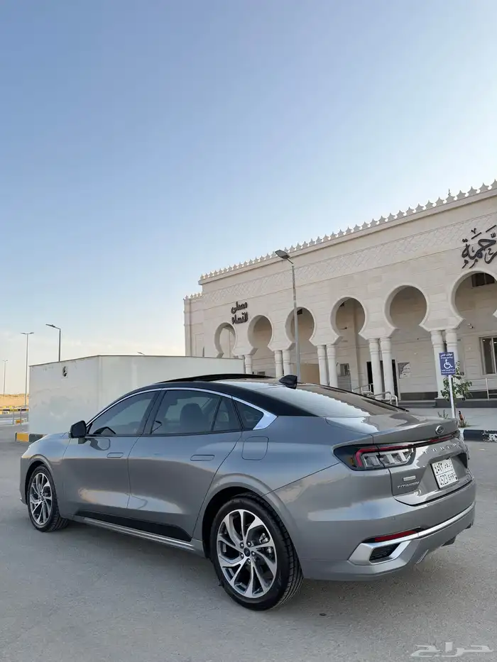 فورد تورس 2024 فل كامل تيتانيوم 12