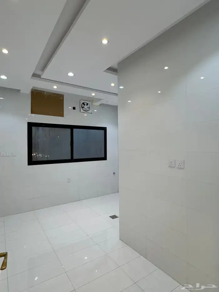 شقه عوائل للإيجار جده حي الجامعه 27