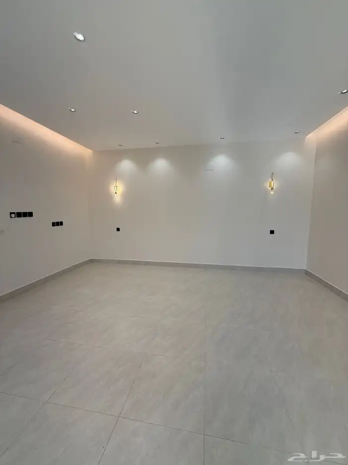 للبيع ارواف علويه وشقق ارضيه ببايكة سيارة ف احد رفيده 28