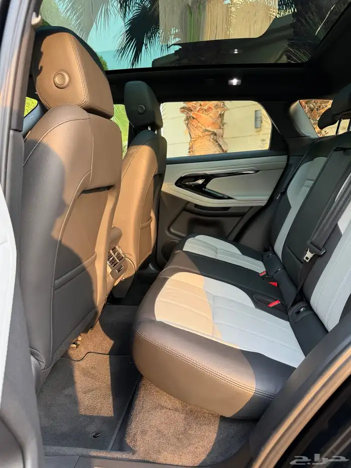 لاند روفر ايفوك ممشى 800 كيلو R-Dynamic 2023 25