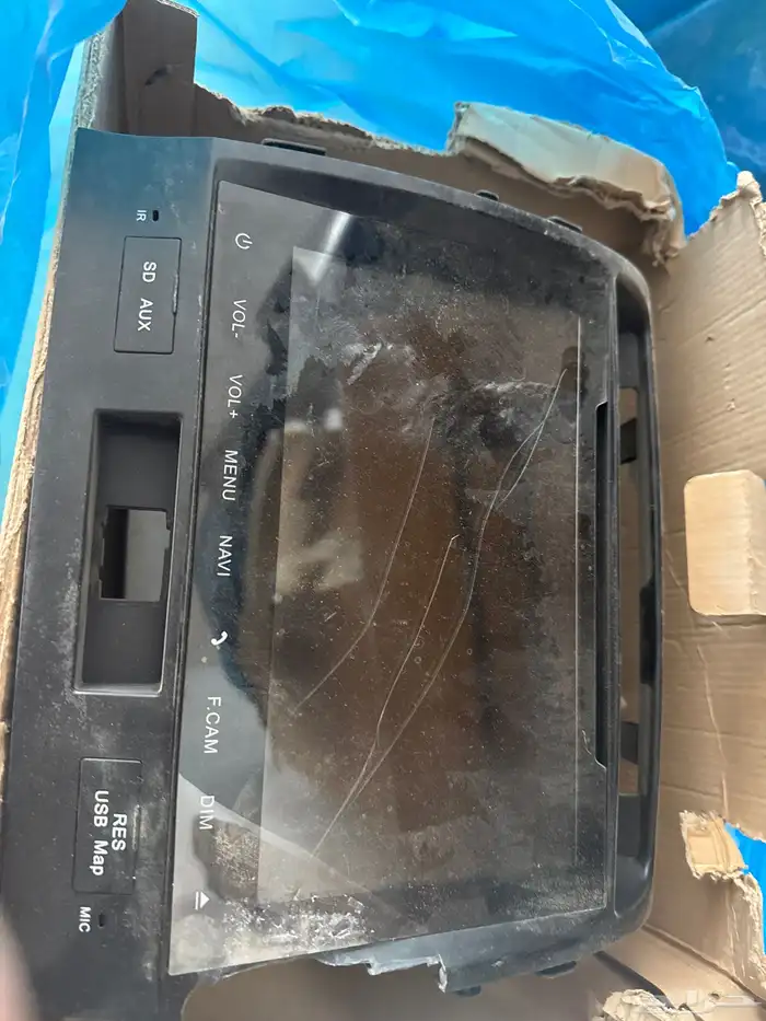 مسجل شاص 2 وكاله وشاشة لاند كروزر فيها كسر 2