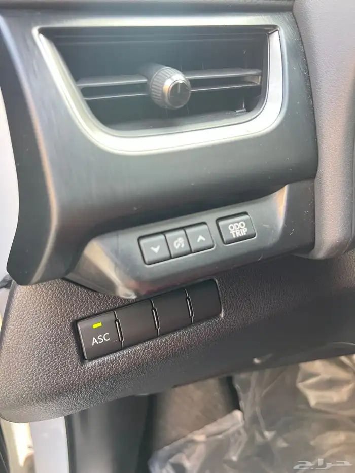 لكزسUX موديل 2019 فل كامل بنزين 25