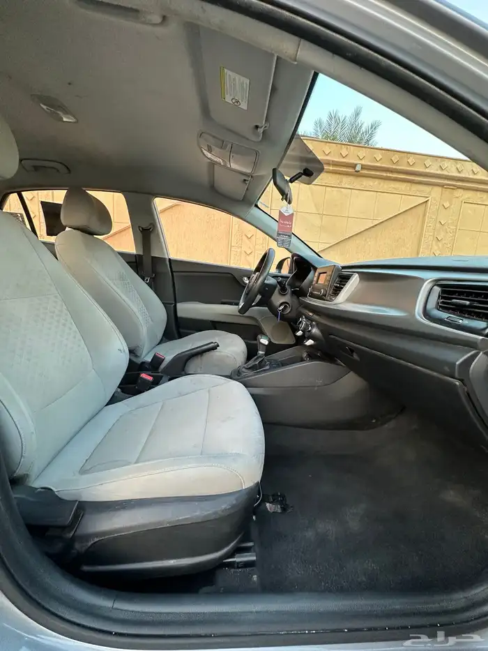 كيا ريو 2023 نص فل نظيف للبيع 9