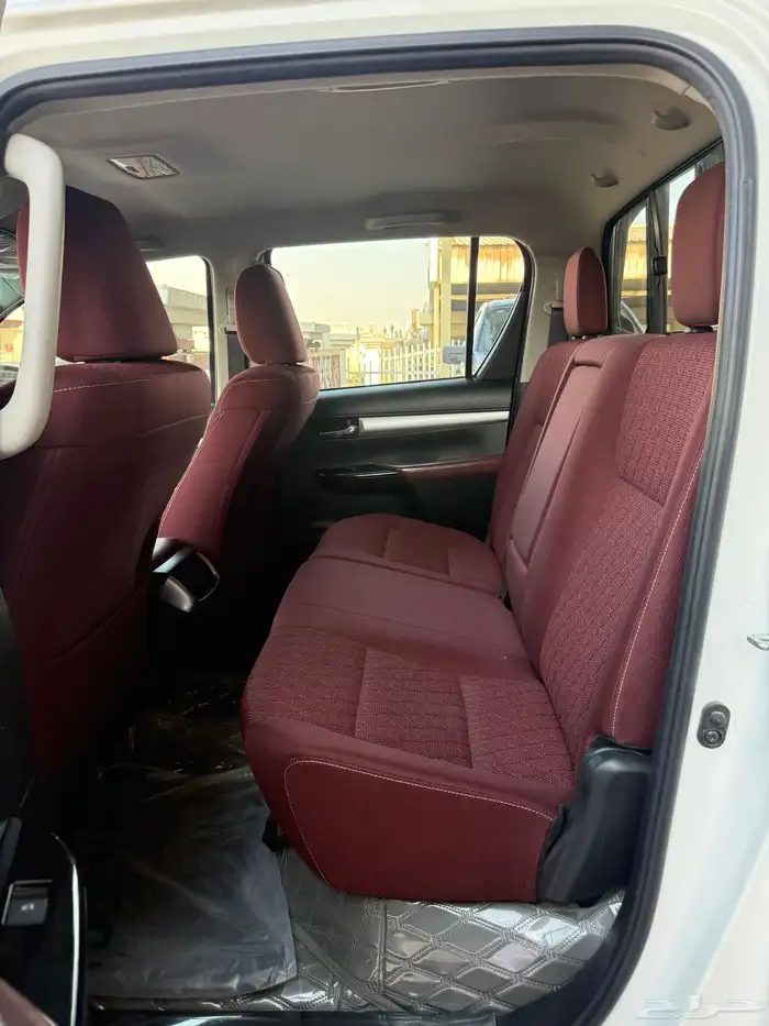 تويوتا هايلوكس S-GLX غمارتين ديزل اتوماتيك موديل 2024 9