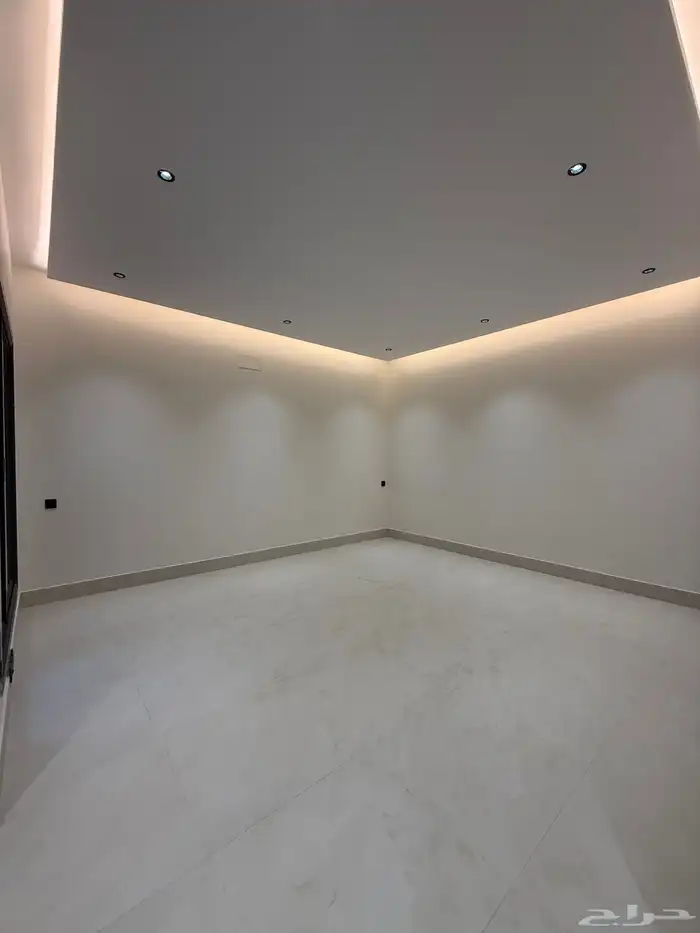 للبيع شقق علويه بملحق وشقق ارضيه بمداخل مستقله ف حي حسام 25