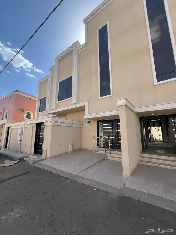 فرص للتمليك روف بملحق كبير vip حي النعمان قرب القاعدة الجوية 2