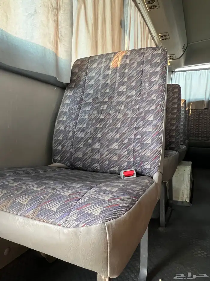 باص 30 راكب نيسان 2008 مخزن 15