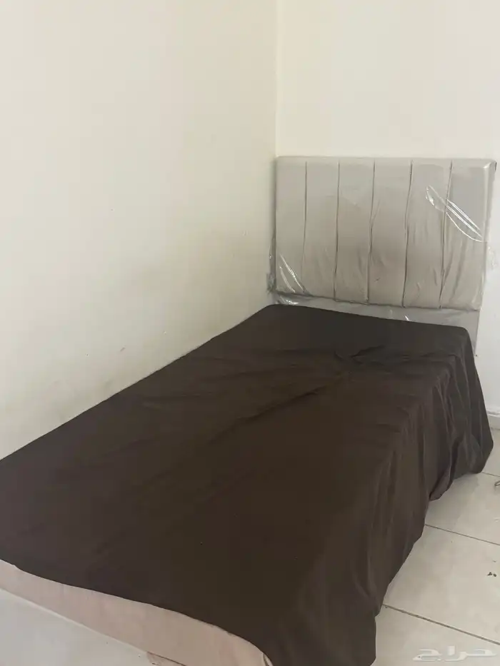 سرير نفر مع المرتبة 1