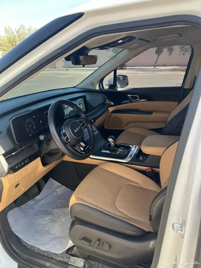 كيا كرنفال ديزي موديل 2023 بطاقة جمركية 7