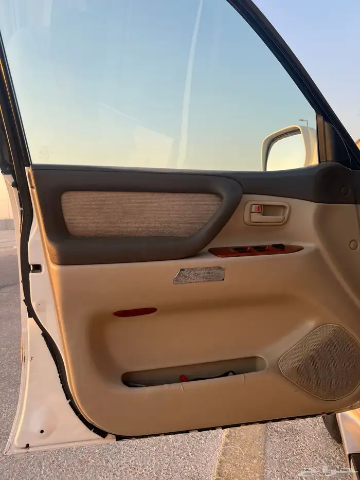 لاندكروزر خليجي قير عادي فل كامل 24
