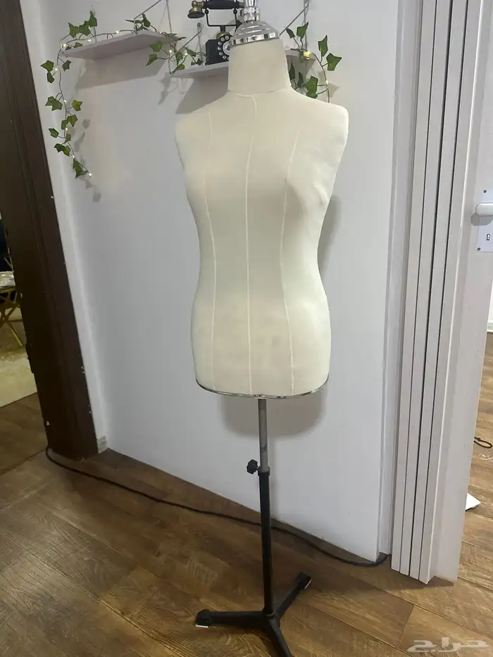 مانيكان شبه جديد للبيع 0