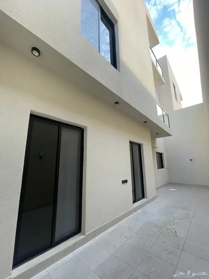 للبيع فيلا دوبلكس مودرن تشطيب راقي غرب الخميس 13