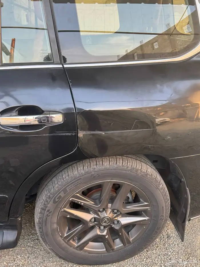 جيب لكزز 2015 شبه مخزن نضيف اسود سبورت بريمي 9