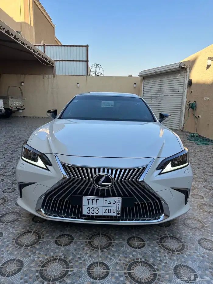 للبيع لكزس ES350 cc((مخزن))مالك اول 3