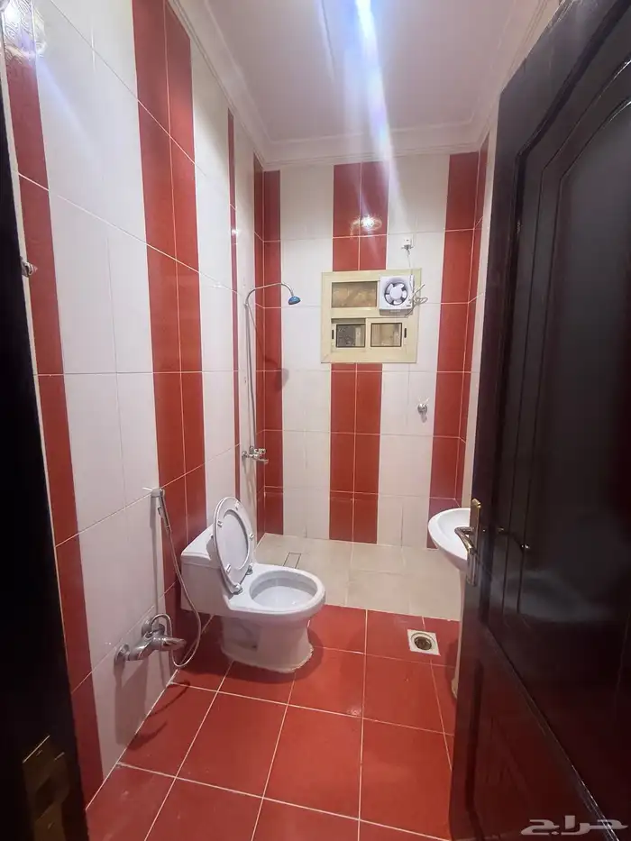 دور تمليك حي البوادي 6 غرف وصاله السعر 670 7