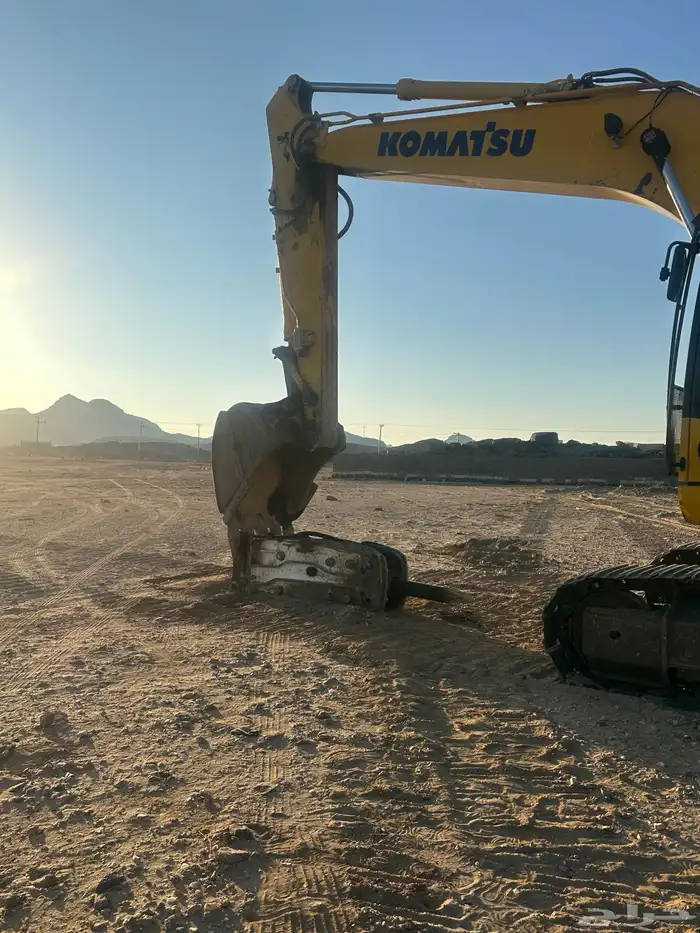 بوكلين كماتسو موديل 2019 بكت ودقاق 0