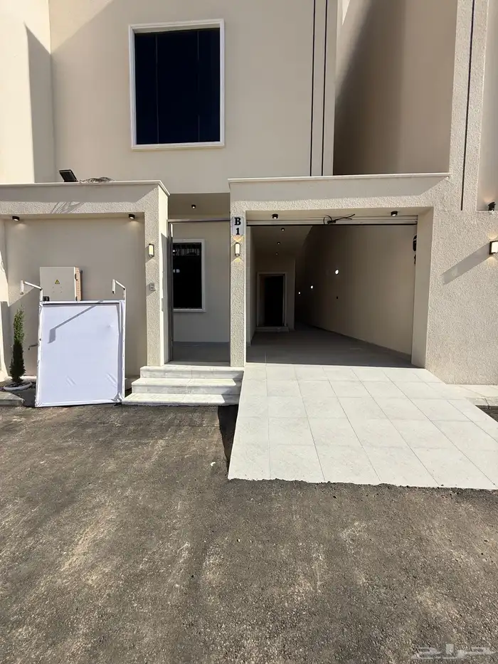 للبيع ارواف علويه وشقق ارضيه ببايكة سيارة ف احد رفيده 2