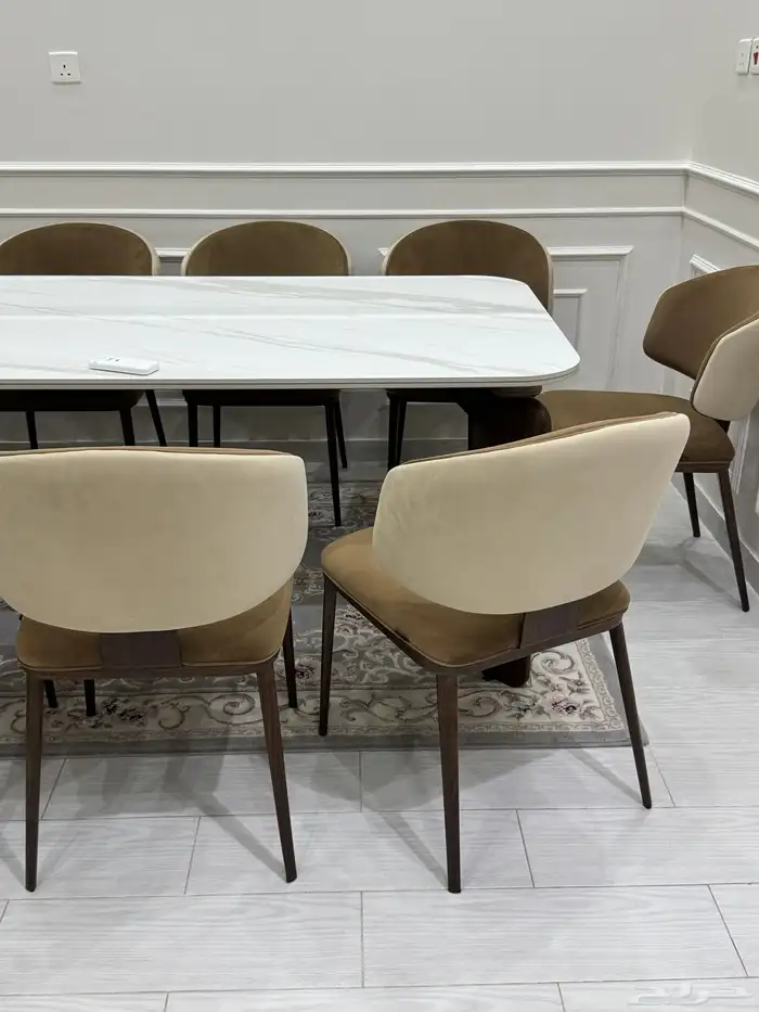 طاولة طعام 2