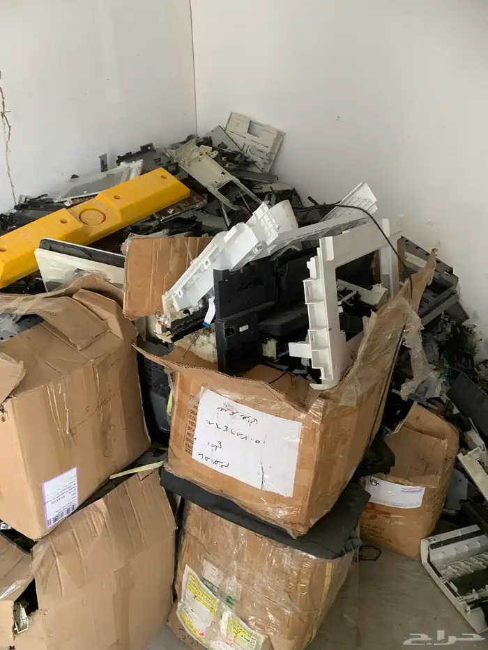 بلاستيك سكراب من اجهزه الكترونيه 1