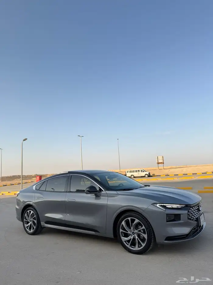 فورد تورس 2024 فل كامل تيتانيوم 7