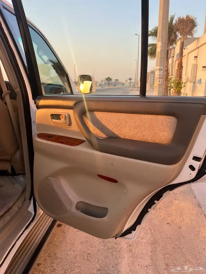 لاندكروزر خليجي قير عادي فل كامل 30